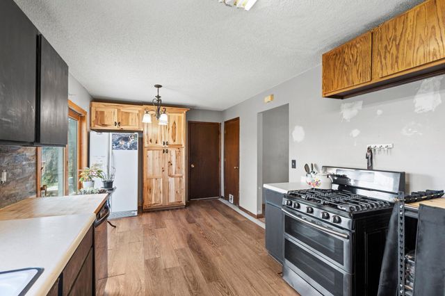 966 Oak Ridge Point NE, Blaine, MN 55434