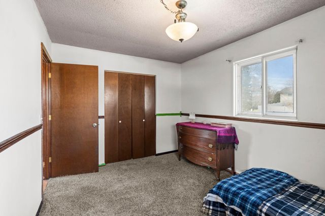 966 Oak Ridge Point NE, Blaine, MN 55434