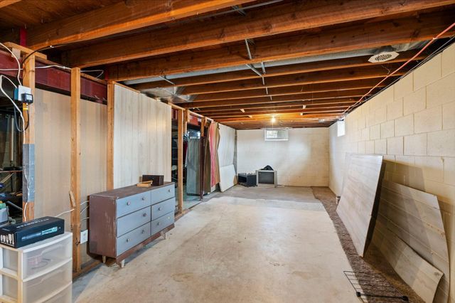 966 Oak Ridge Point NE, Blaine, MN 55434