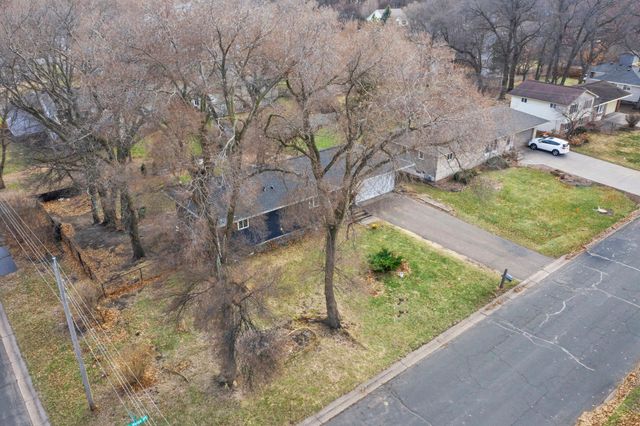 966 Oak Ridge Point NE, Blaine, MN 55434