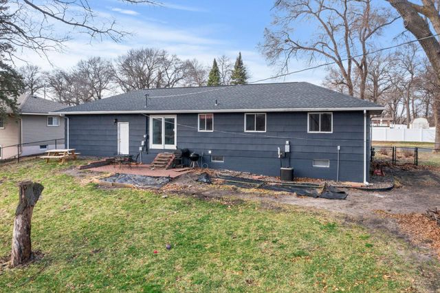 966 Oak Ridge Point NE, Blaine, MN 55434