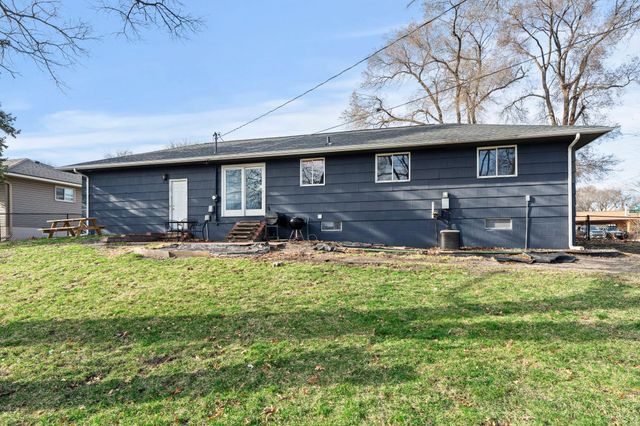 966 Oak Ridge Point NE, Blaine, MN 55434