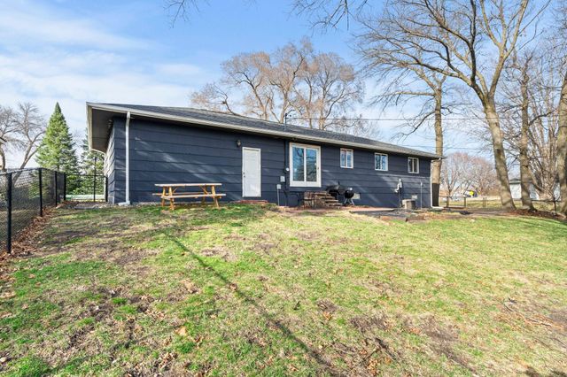 966 Oak Ridge Point NE, Blaine, MN 55434