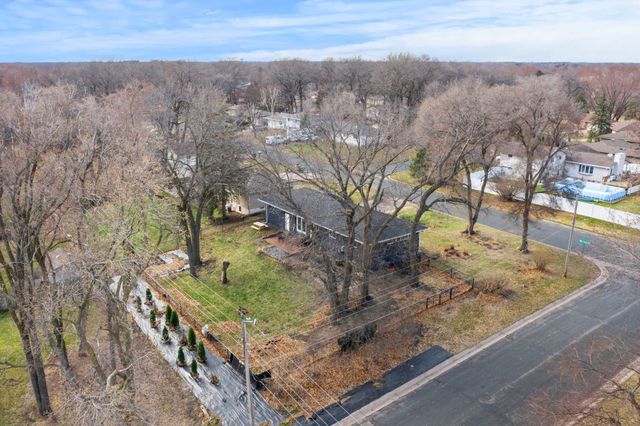 966 Oak Ridge Point NE, Blaine, MN 55434