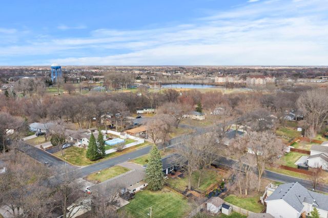 966 Oak Ridge Point NE, Blaine, MN 55434