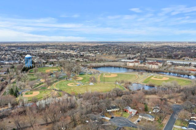 966 Oak Ridge Point NE, Blaine, MN 55434