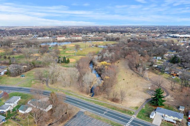 966 Oak Ridge Point NE, Blaine, MN 55434