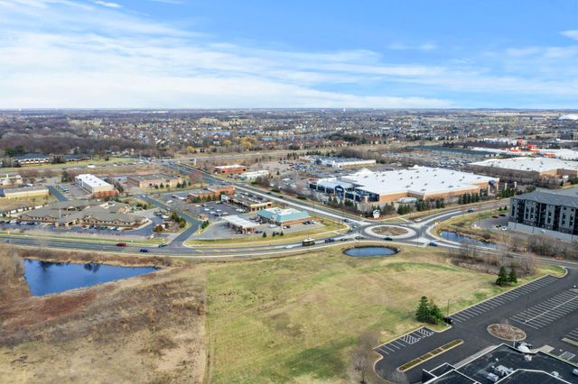 966 Oak Ridge Point NE, Blaine, MN 55434