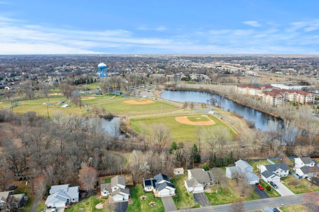 966 Oak Ridge Point NE, Blaine, MN 55434