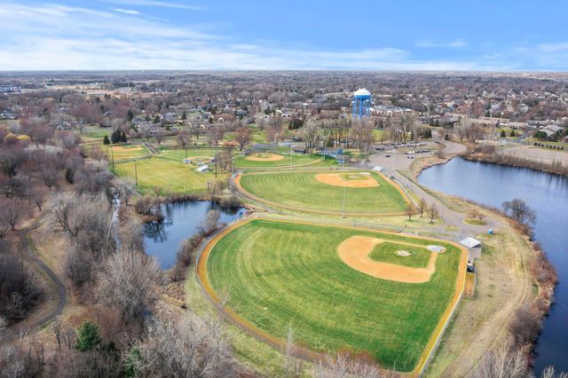 966 Oak Ridge Point NE, Blaine, MN 55434