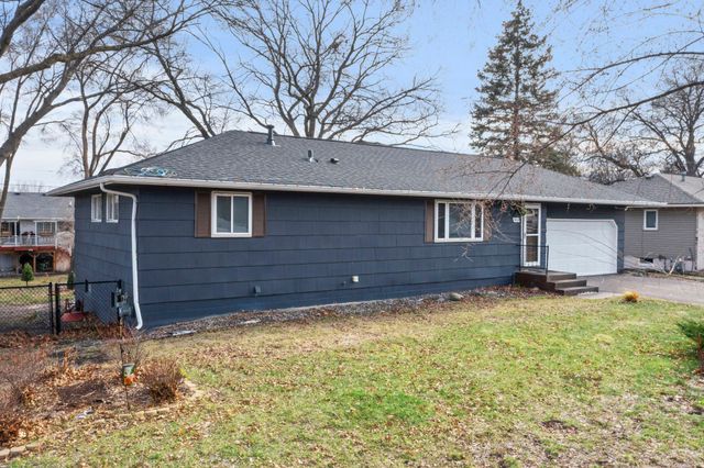 966 Oak Ridge Point NE, Blaine, MN 55434