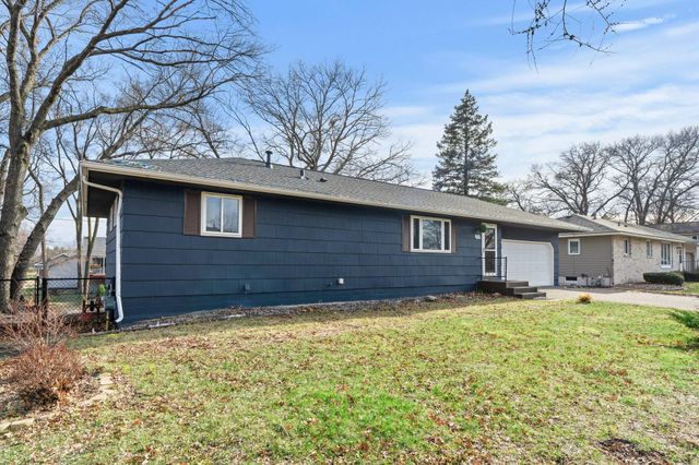 966 Oak Ridge Point NE, Blaine, MN 55434