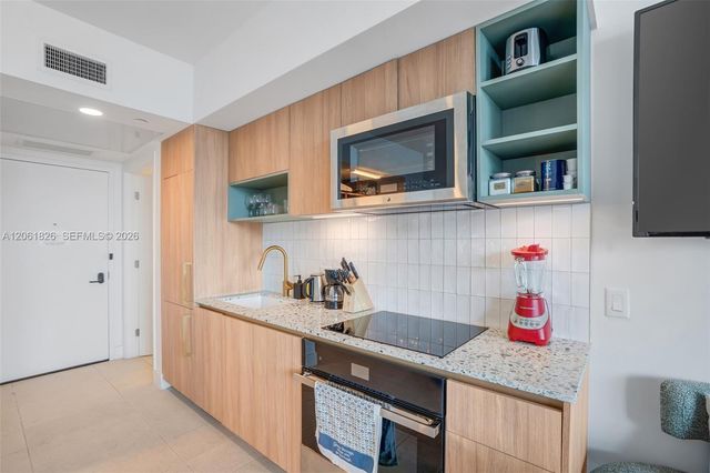 159 NE 6th St 3212, Miami, FL 33132