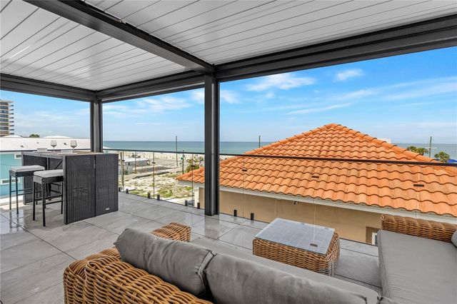 30 80TH AVENUE, Treasure Island, FL 33706