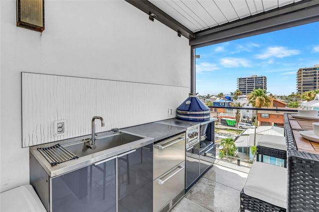 30 80TH AVENUE, Treasure Island, FL 33706