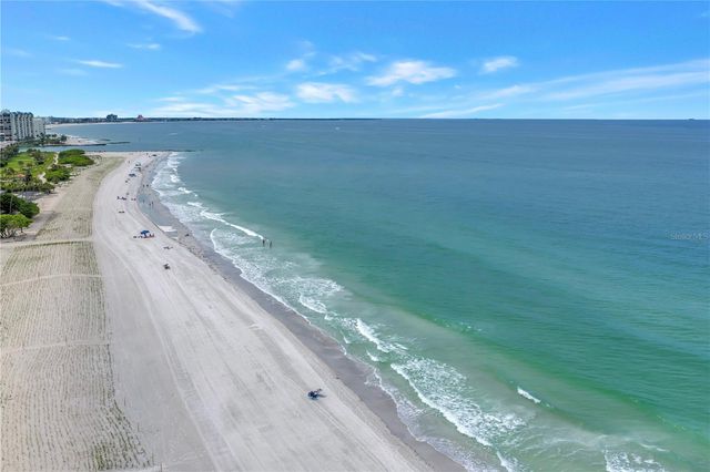 30 80TH AVENUE, Treasure Island, FL 33706