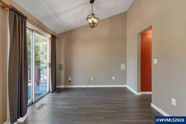 2537 Hoo Doo Dr NW, Salem, OR 97304