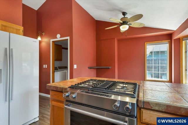 2537 Hoo Doo Dr NW, Salem, OR 97304