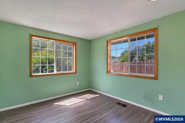 2537 Hoo Doo Dr NW, Salem, OR 97304