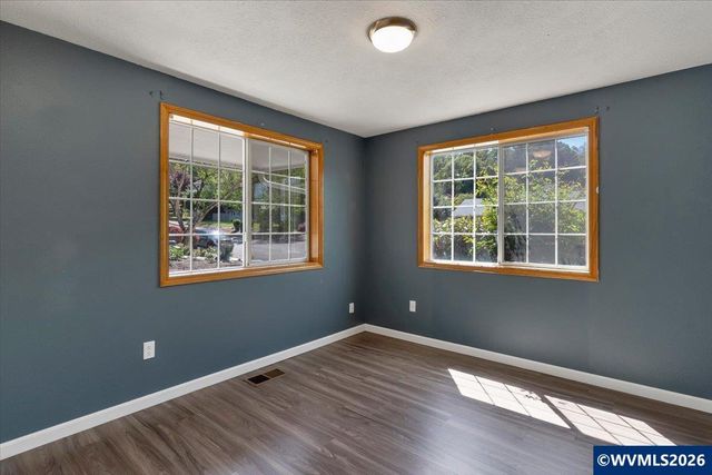 2537 Hoo Doo Dr NW, Salem, OR 97304