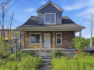 329 W Muir Avenue, Hazel Park, MI 48030