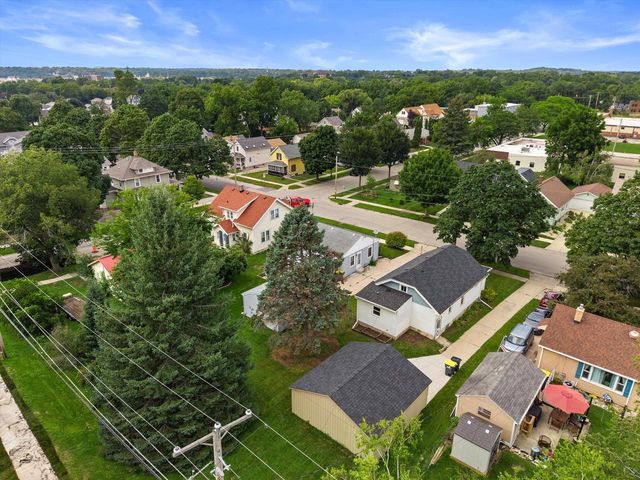 1209 Ellis STREET, Waukesha, WI 53186