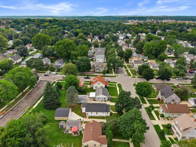 1209 Ellis STREET, Waukesha, WI 53186