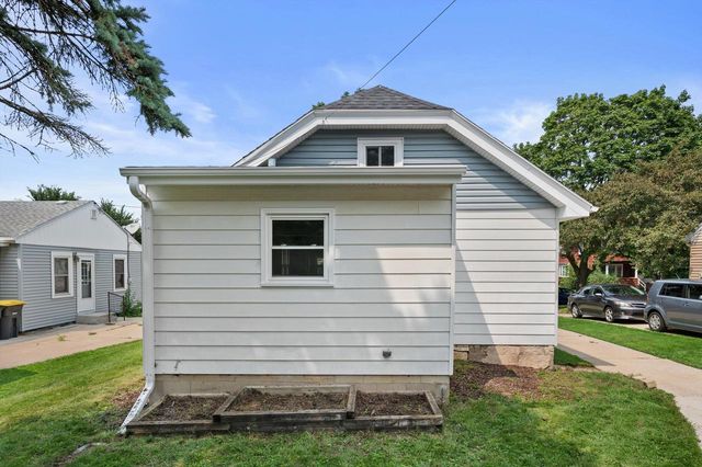 1209 Ellis STREET, Waukesha, WI 53186