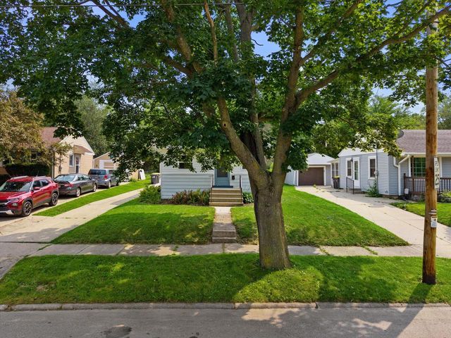 1209 Ellis STREET, Waukesha, WI 53186