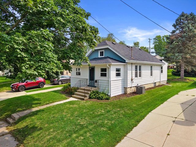1209 Ellis STREET, Waukesha, WI 53186