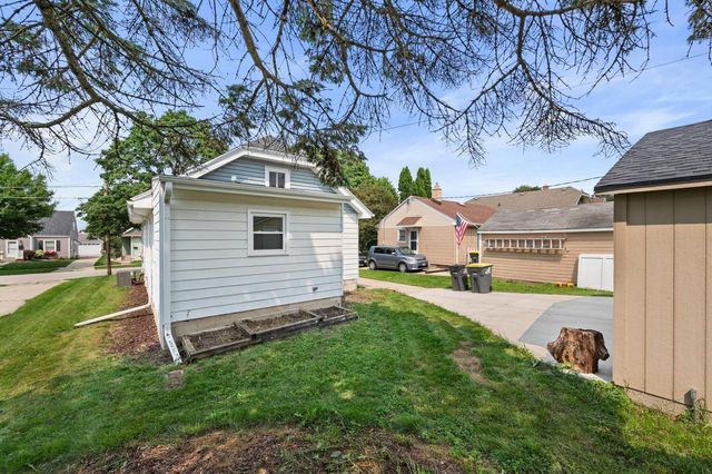 1209 Ellis STREET, Waukesha, WI 53186