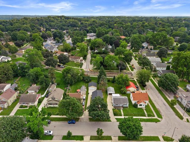 1209 Ellis STREET, Waukesha, WI 53186