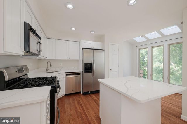 6110 JOUST LN, Alexandria, VA 22315