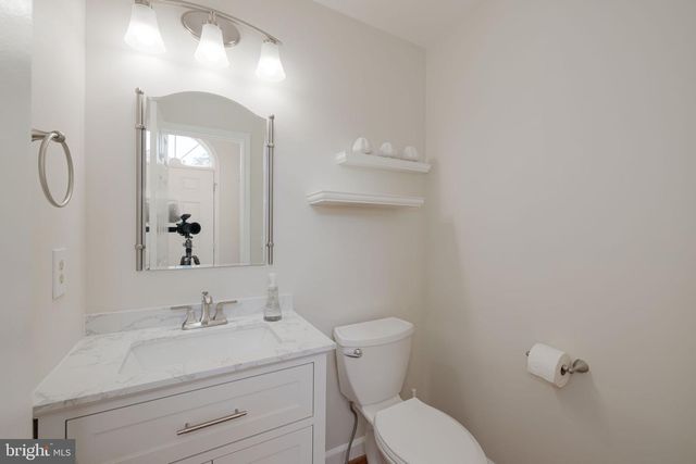 6110 JOUST LN, Alexandria, VA 22315
