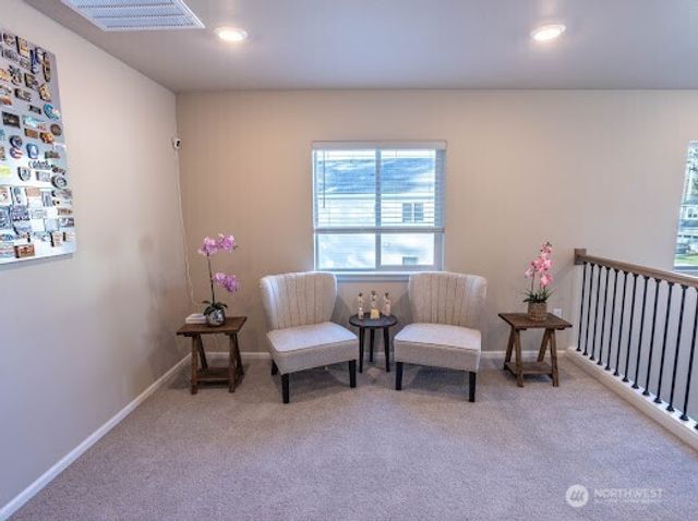 17622 Crossing Drive E, Puyallup, WA 98374