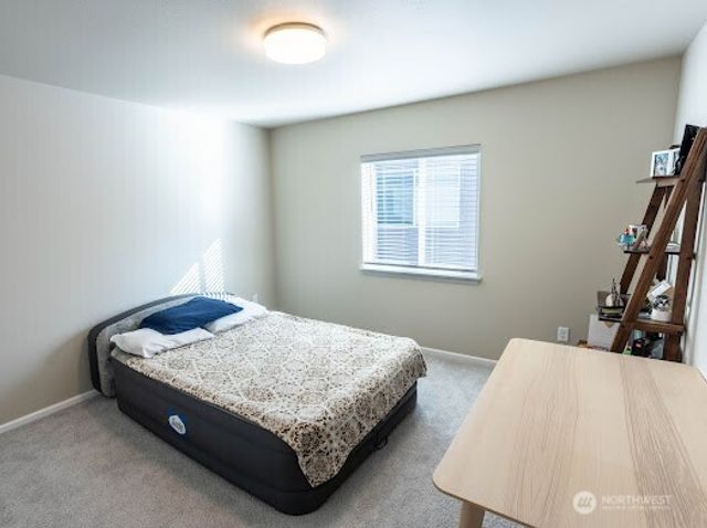 17622 Crossing Drive E, Puyallup, WA 98374