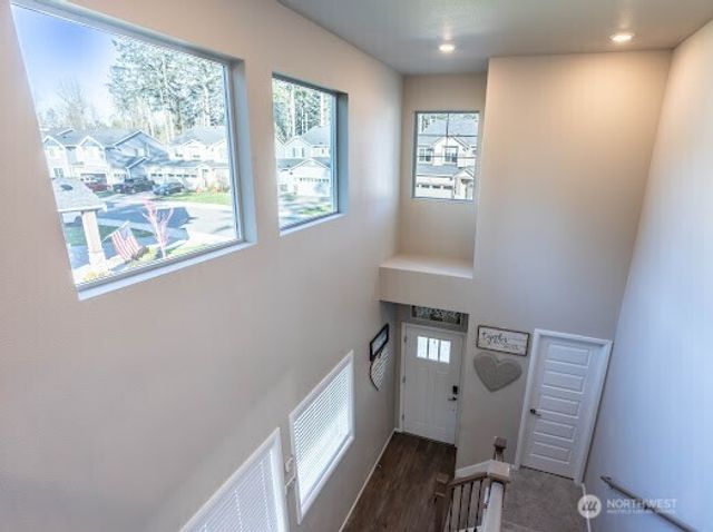 17622 Crossing Drive E, Puyallup, WA 98374