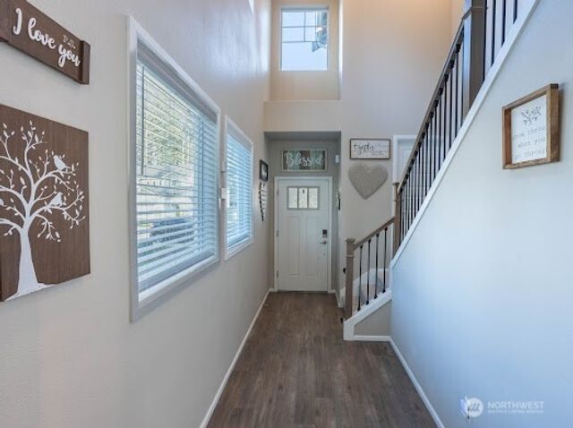 17622 Crossing Drive E, Puyallup, WA 98374