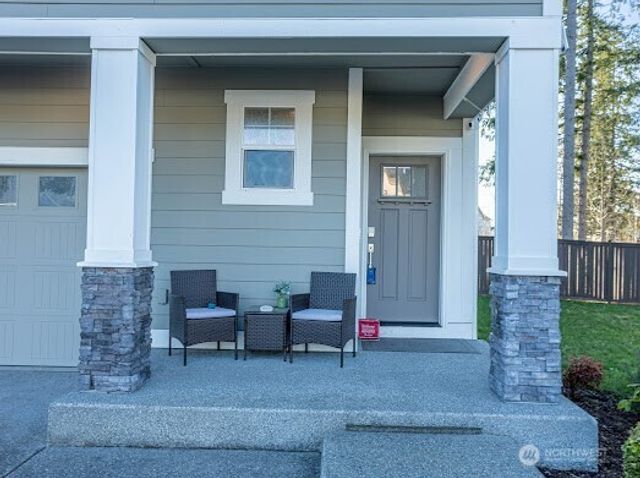 17622 Crossing Drive E, Puyallup, WA 98374