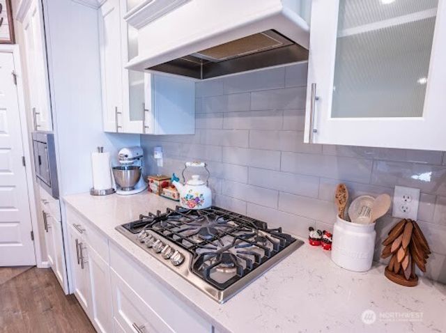 17622 Crossing Drive E, Puyallup, WA 98374