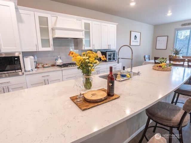 17622 Crossing Drive E, Puyallup, WA 98374