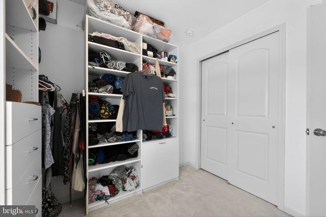 8 IRON GATE RD, Sicklerville, NJ 08081