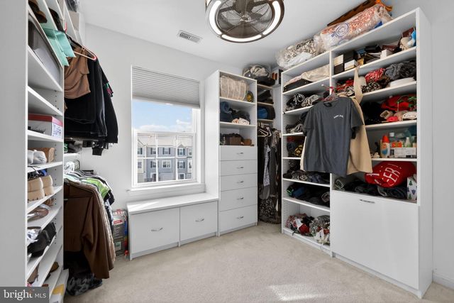 8 IRON GATE RD, Sicklerville, NJ 08081