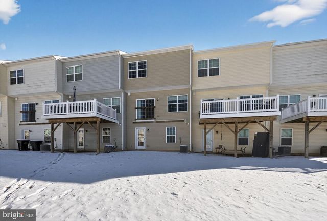 8 IRON GATE RD, Sicklerville, NJ 08081