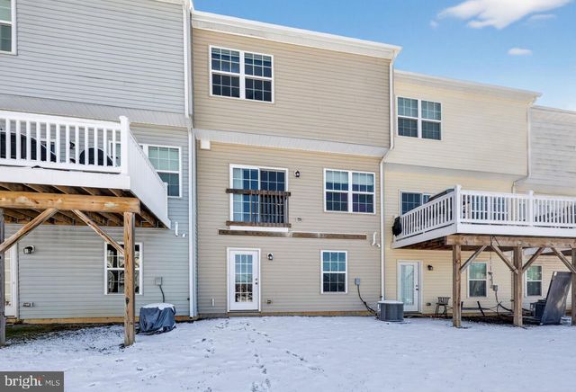 8 IRON GATE RD, Sicklerville, NJ 08081