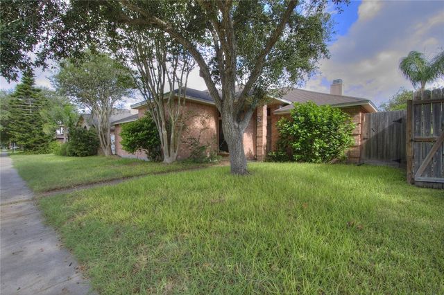 4510 Silver Hollow Dr, Corpus Christi, TX 78413