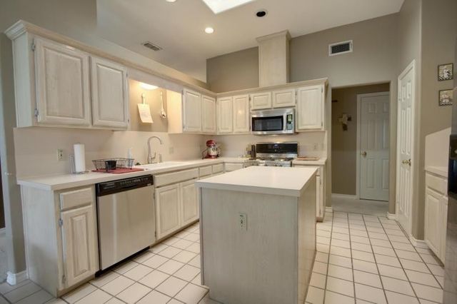 4510 Silver Hollow Dr, Corpus Christi, TX 78413