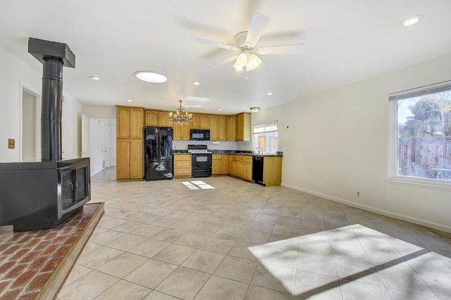 313 Oakberry Way, San Jose, CA 95123