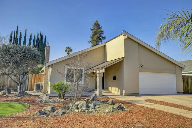 313 Oakberry Way, San Jose, CA 95123