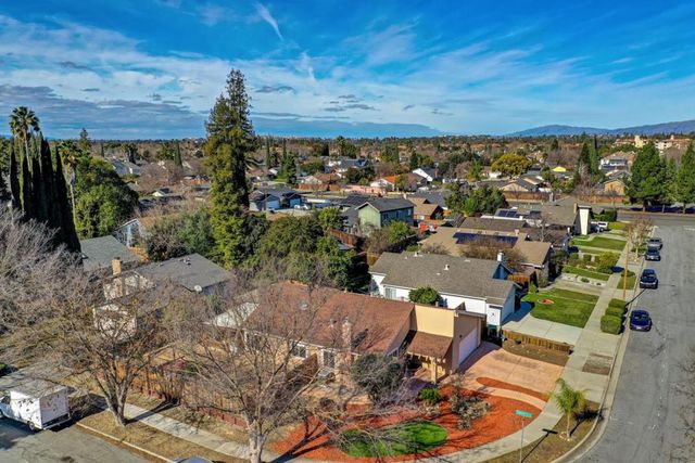 313 Oakberry Way, San Jose, CA 95123